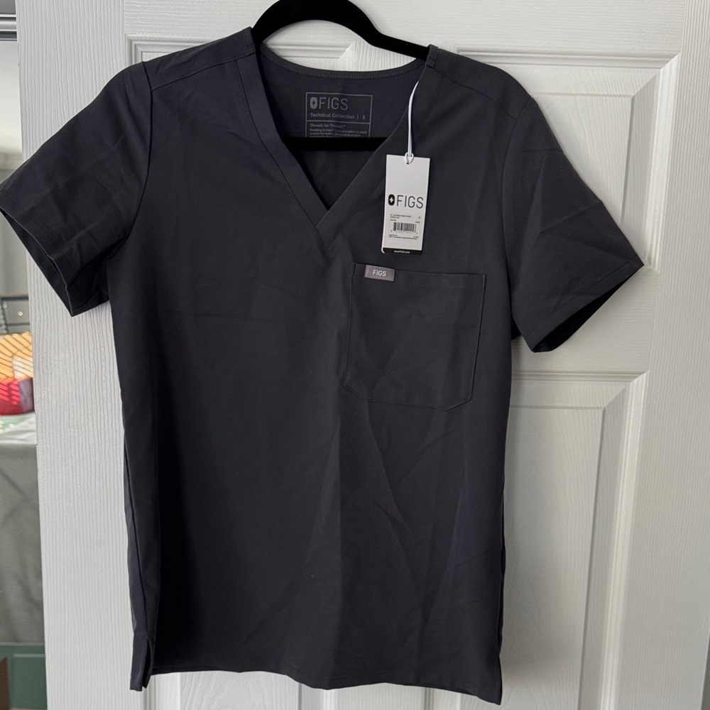 Figs Women’s Charcoal Gray Scrub Top. NWT. Size S